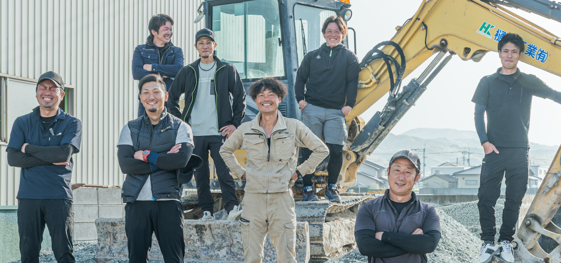 福岡で基礎・外構・地盤改良工事を行う樋口工業のスタッフ